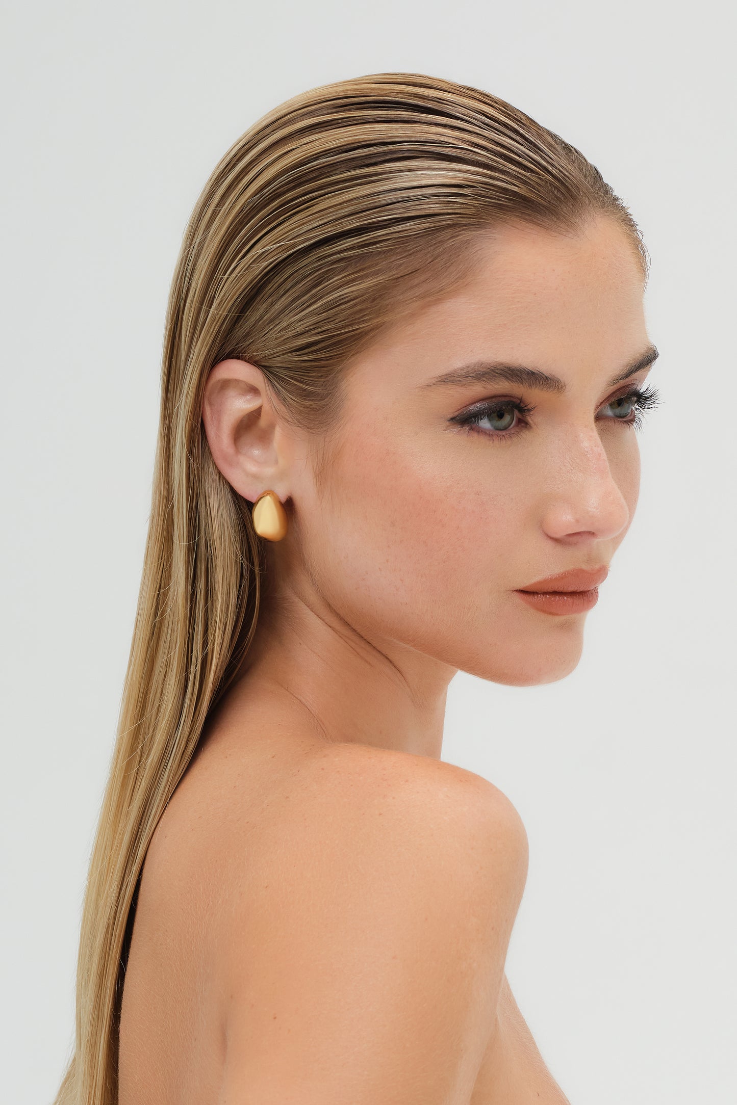 Figure Hoops in Gold
