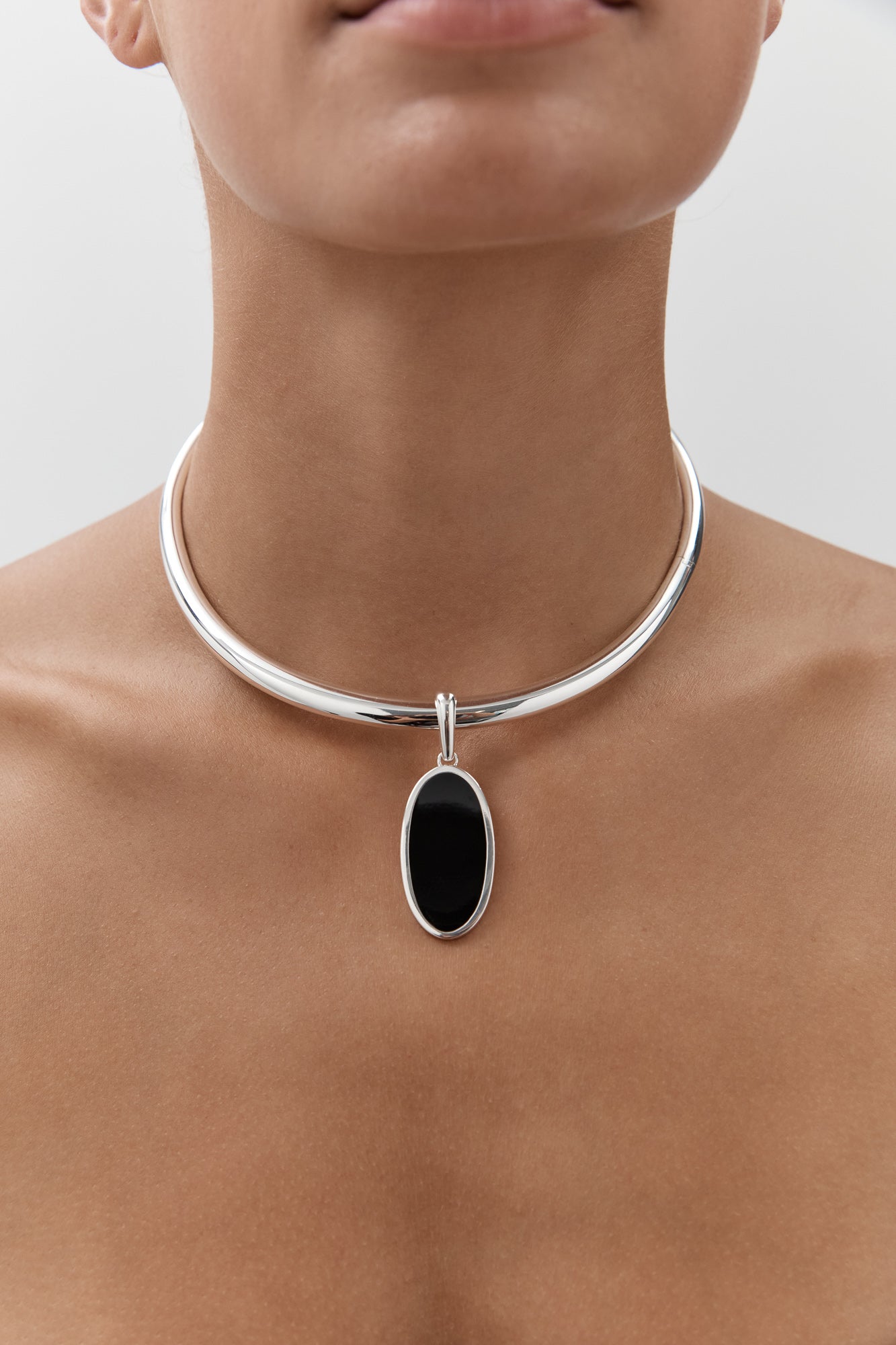 Versus Collar Necklace with Eclipse Pendant - Silver